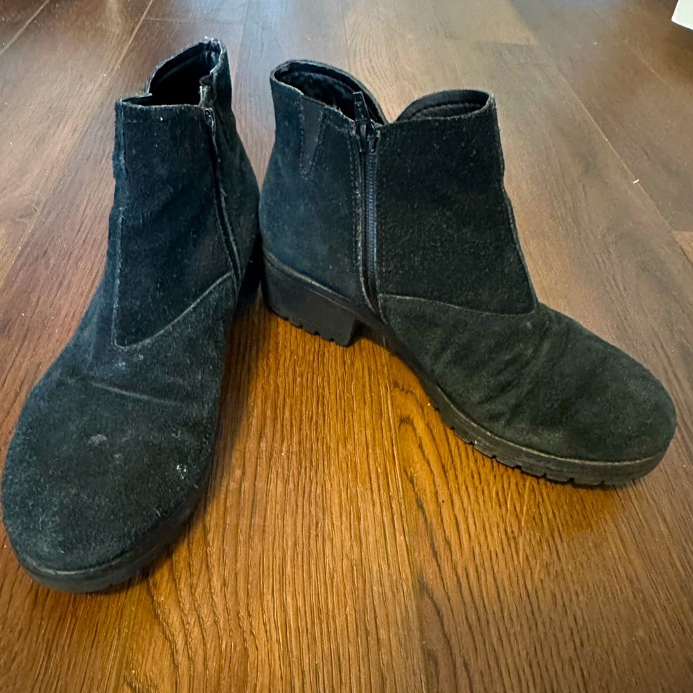 Used Salvia Boots